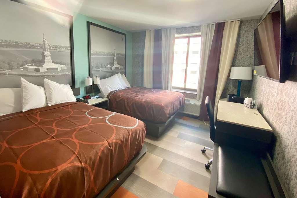 Super 8 By Wyndham Brooklyn Williamsburg Hotel New York Room photo
